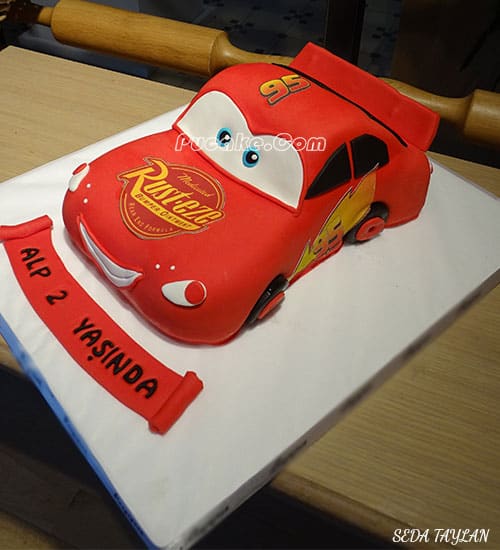 Simsek Mcqueen Araba Pasta Simsek Mcqueen Araba Pasta Siparisi Pasta Fiyatlari Pasta Siparisi Butik Pasta Siparis