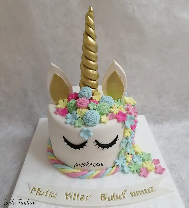 Renkli Unicorn Pasta