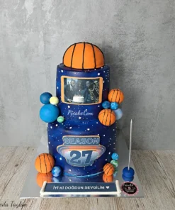 Basketbol ve Uzay Temalı Pasta