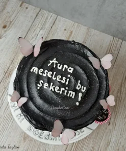 Dark Cream Cake