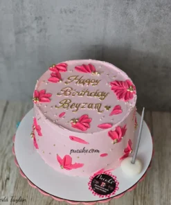 Kremalı Floral Pasta